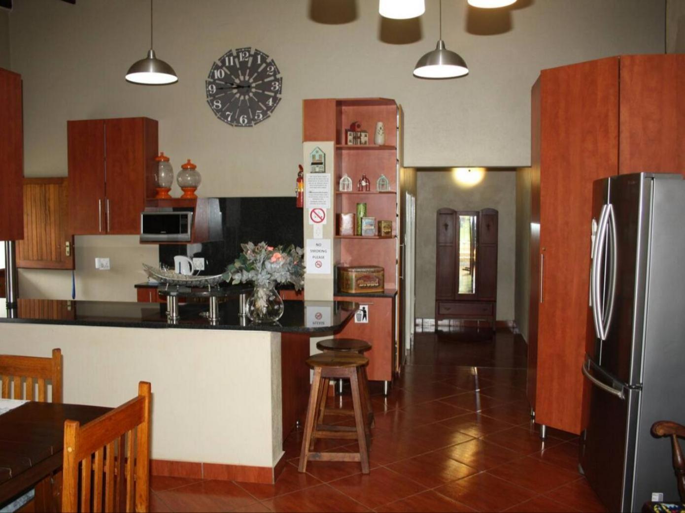 Jelani Guest House White River Bagian luar foto
